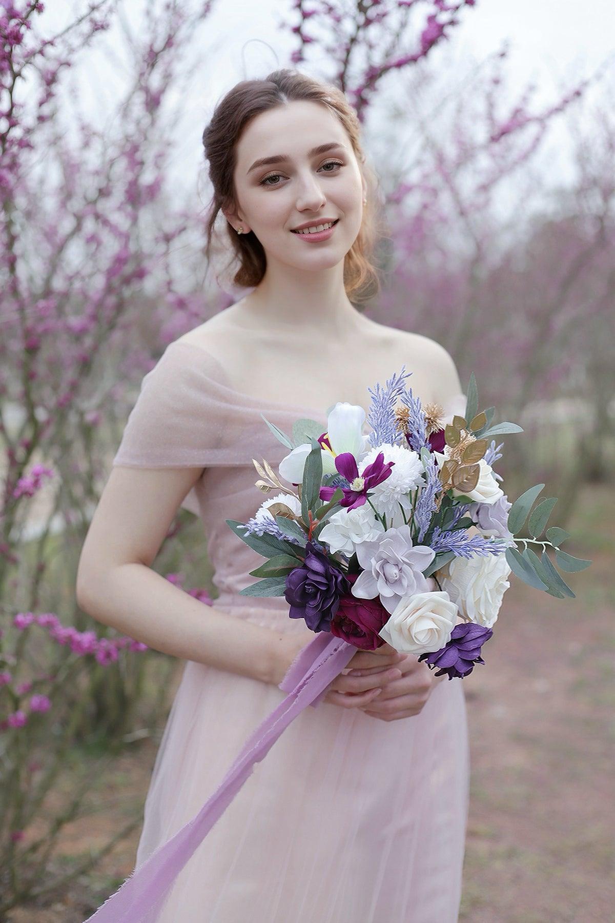 Bridesmaid Bouquets in Lilac & Gold