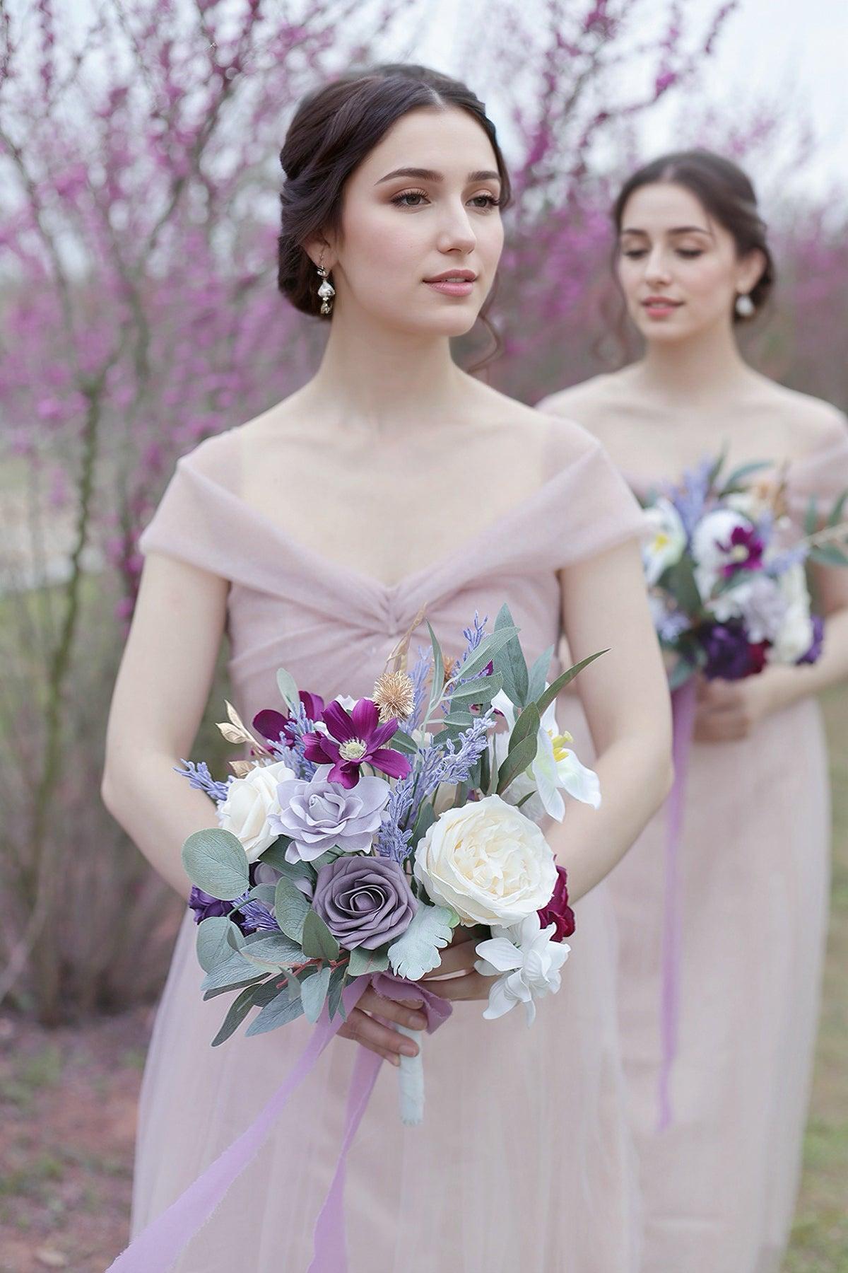 Bridesmaid Bouquets in Lilac & Gold